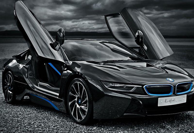 BMW-i8-la-mot-trong-nhung-mau-sieu-xe-the-thao-hien-dai-voi-nhieu-cong-nghe-tien-tien.jpg