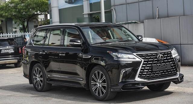 Lexus-LX570-Super-Sport-2021-dau-xe