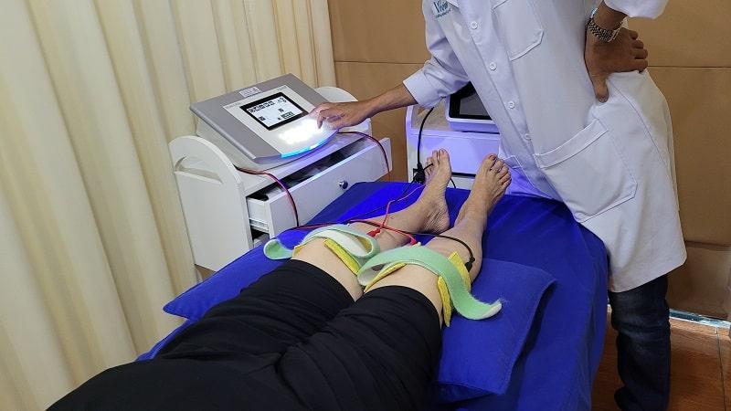 dien phan dan thuoc 1 - Ứng dụng điều trị bằng máy điện phân dẫn thuốc trong các trường hợp bệnh lý